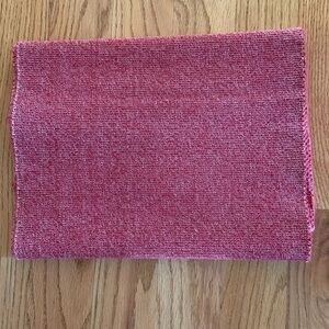 tag Red Heather Table Runner